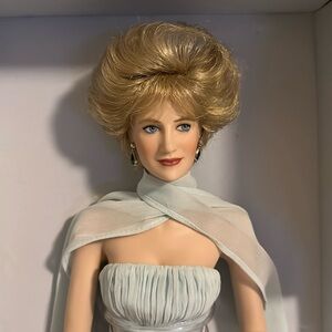 Franklin Mint, Princess Of Elegance Portrait Doll. Brand New!